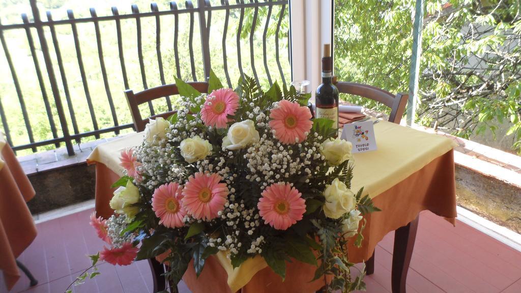 Hotel Ristorante La Bruceta Cremolino Ngoại thất bức ảnh